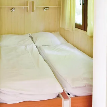 Two-bedroom Holiday In Σπίτι διακοπών Sázava